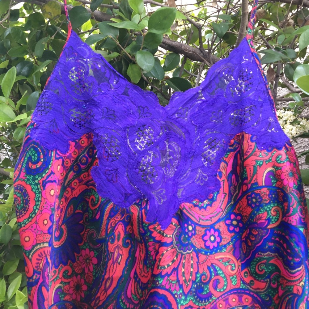 Vintage Victoria’s Secret Paisley Red Lace Slip - Picture 5 of 6